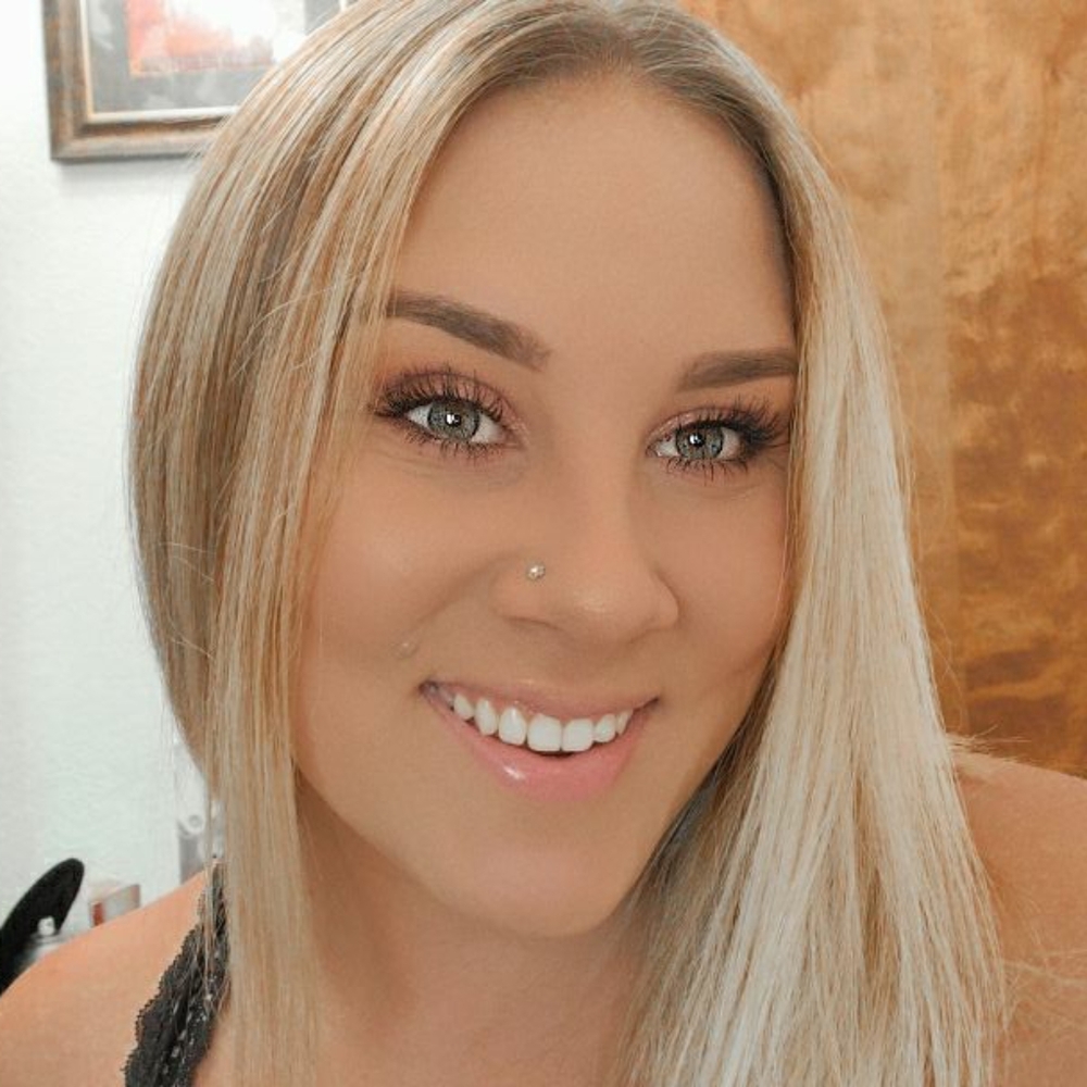 Meet your Posher, Kayla